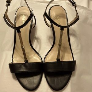 Nine West heeled sandals black/gold 8M.  2” heel